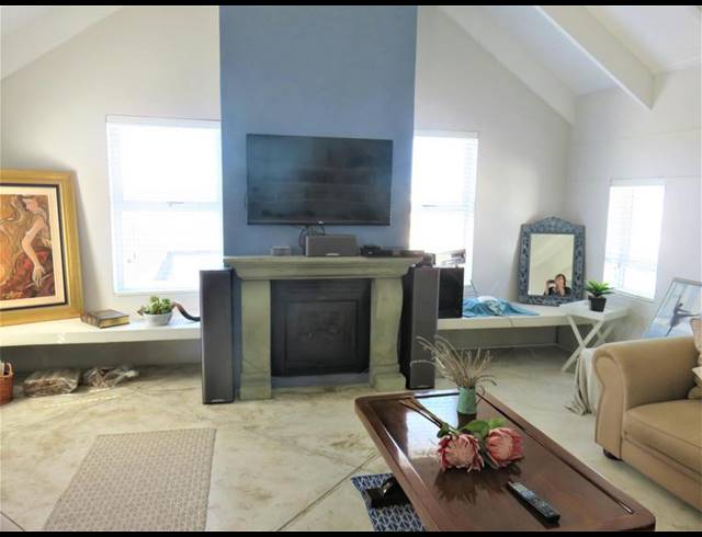 4 BEDROOM HOUSE FOR SALE IN LAGUNA SANDS